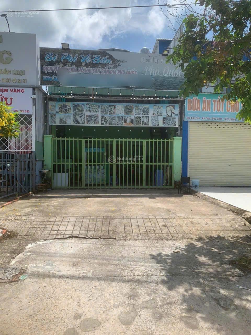 Gia đình tôi cần bán căn nhà 122m2 tại Chợ Cầu Sấu, mặt đường Nguyễn Văn Cừ, Phú Quốc