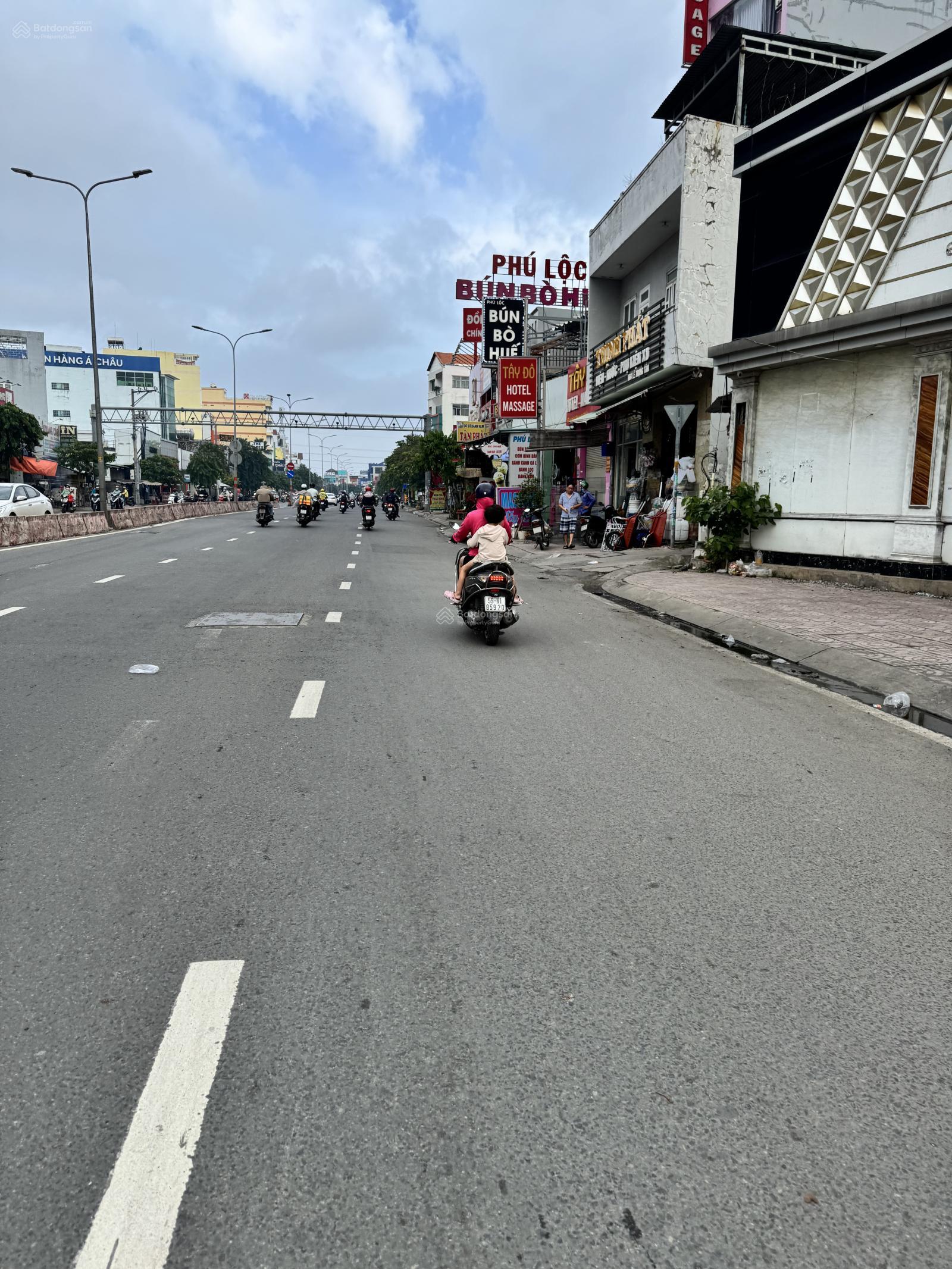 Cho thuê gấp MT Lê Trọng Tấn - Bình Tân giá 50 triệu gần cầu Bưng