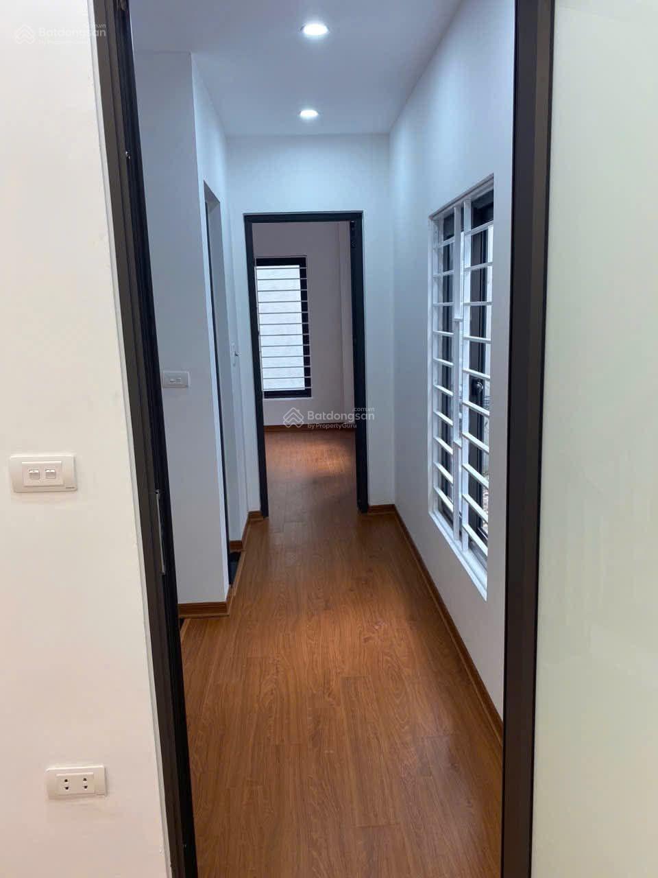 Chính chủ bán nhà ngõ 229 Nguyễn Văn Linh, Long Biên, lô góc 2 thoáng 6 p. Ngủ x 5 tầng giá 6,8 tỷ