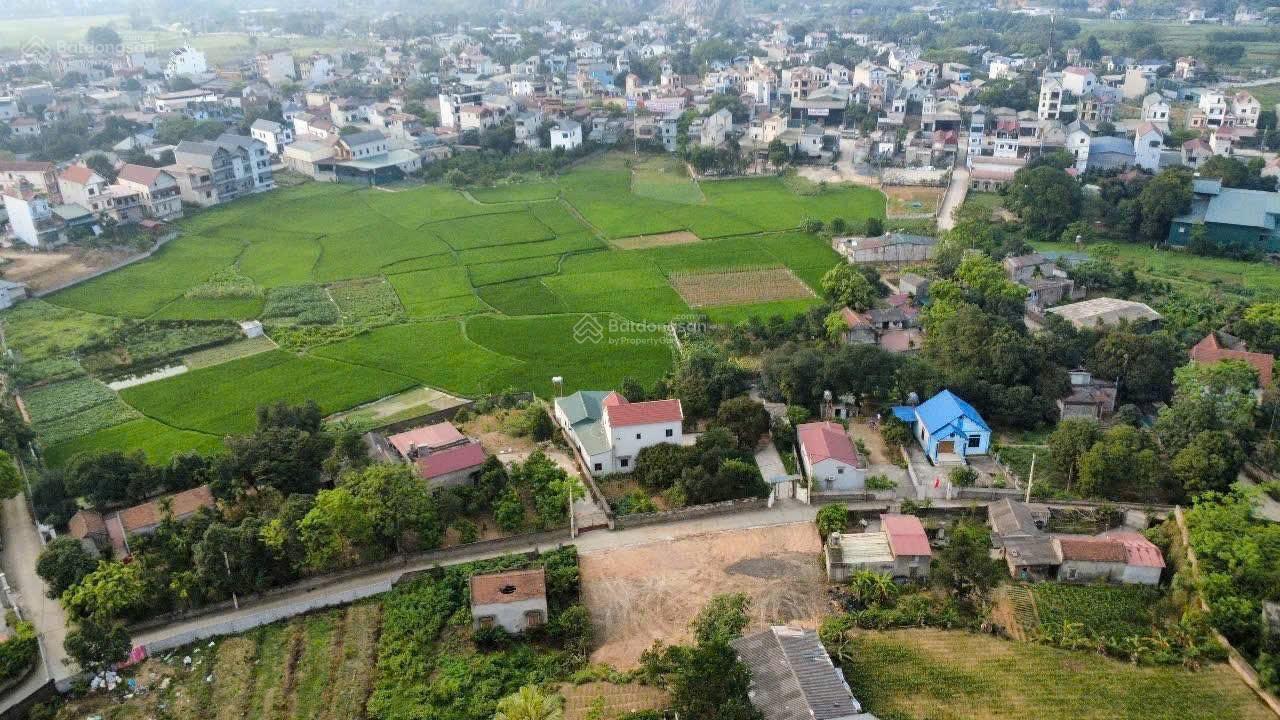 Bán đất tại Xã Tân Tiến gần Hồ Văn Sơn, 5,3 tỷ, 721m2, giá ưu đãi