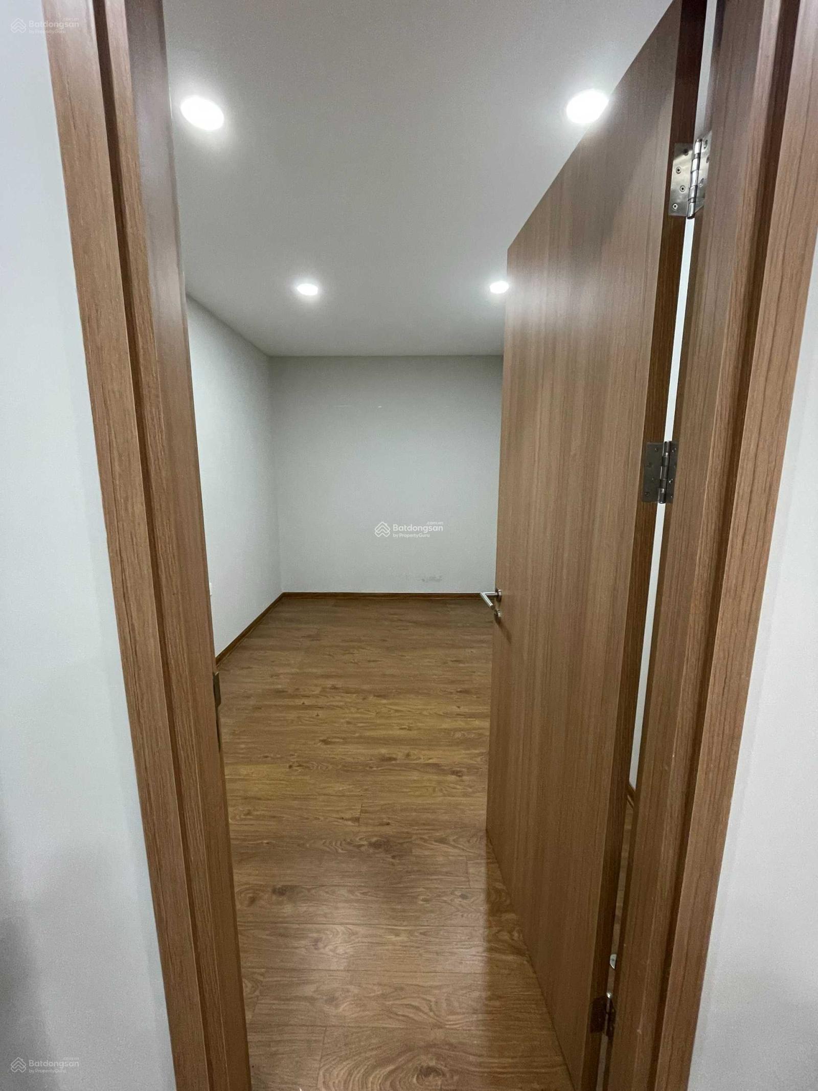 Hiếm: Cho thuê căn hộ 135m2, 4PN, 3WC đồ CB tại The Park Home, giá 24tr/th. Liên hệ: 0899 511 ***