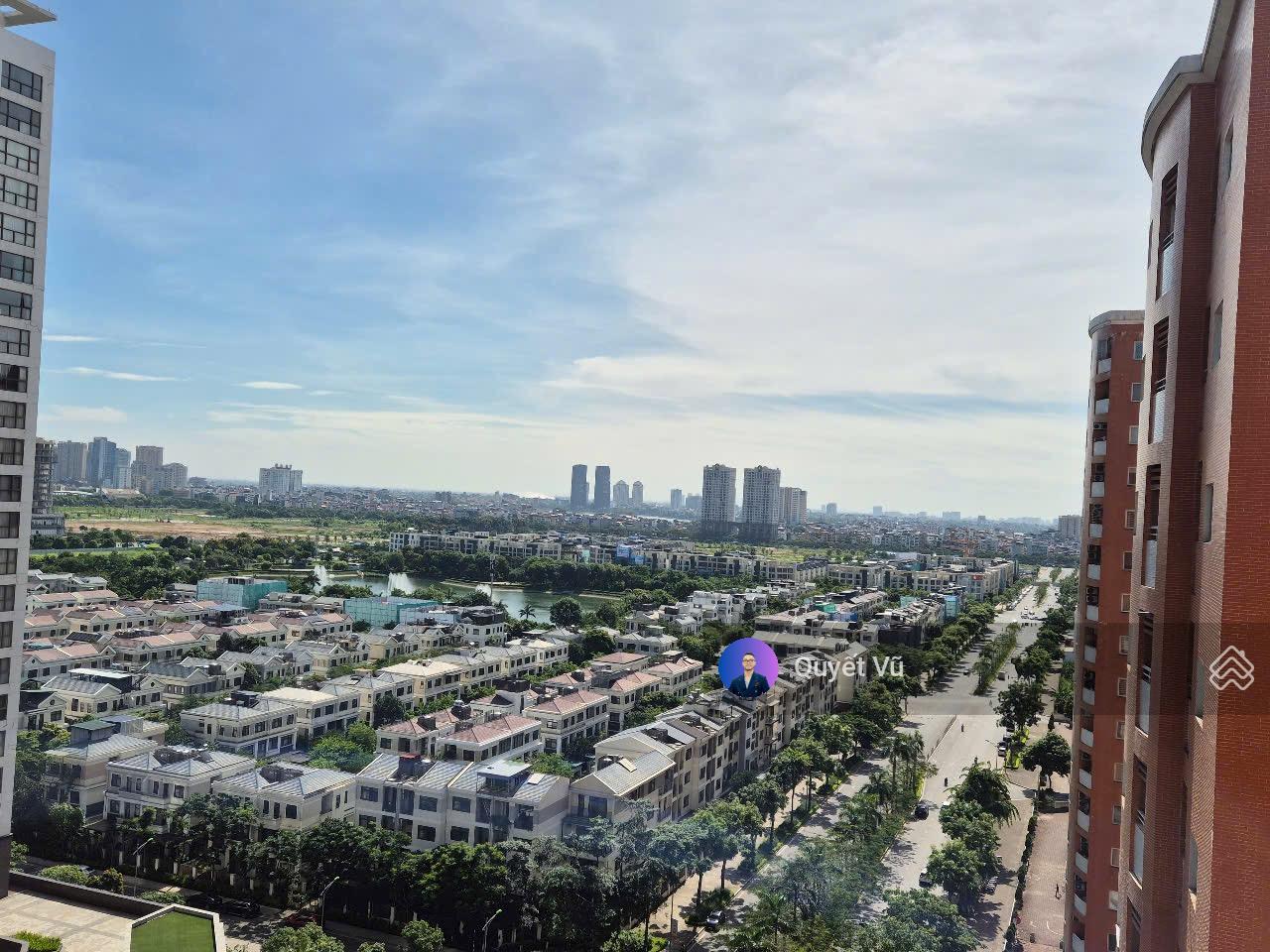 Gia đình cần bán căn 4PN/2WC toà CT2A Nghĩa Đô, sẵn sổ đập thông, full đồ view biệt thự. 0888 989 ***
