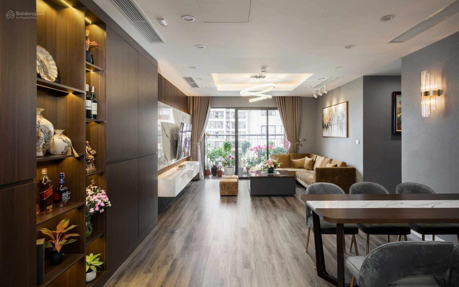 Bán gấp chung cư Việt Hưng Green Park 120m2 tầng cao thoáng mát