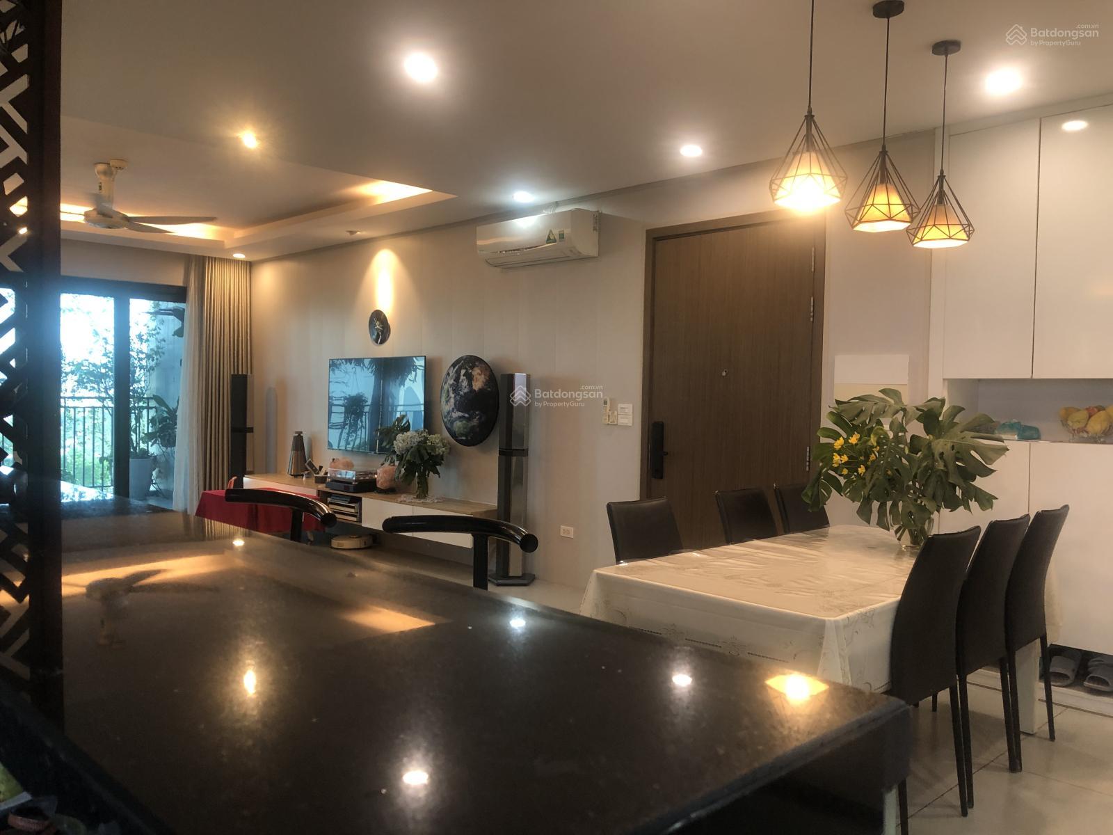 Bán gấp chung cư Green Park Việt Hưng 138m2 ban công ĐN, sổ đầy đủ lâu dài
