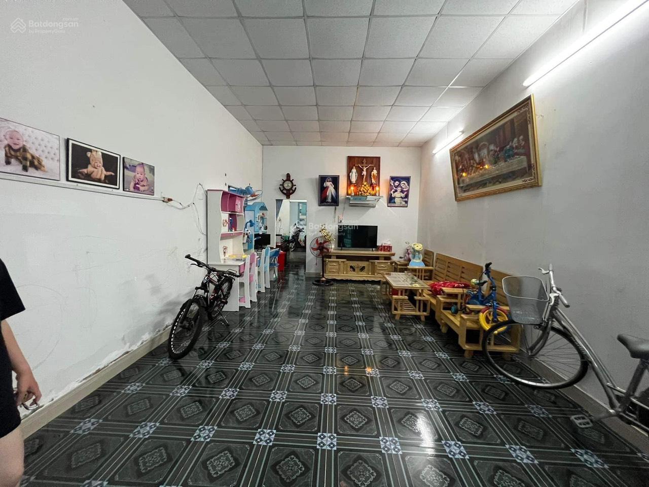 Bán gấp nhà Tân Biên góc 2 mặt tiền, gần chợ trường khu công nghiệp