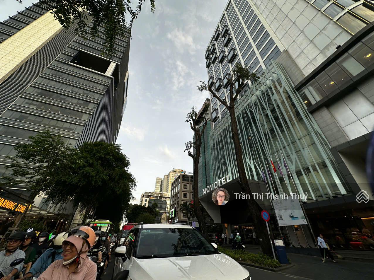 Ngay góc 222 MT đường Nguyễn Văn Cừ, P. CK, Q.1 giá rẻ 40 tỷ 4x20m 5 lầu, HDT 100tr/th 0941 732 ***