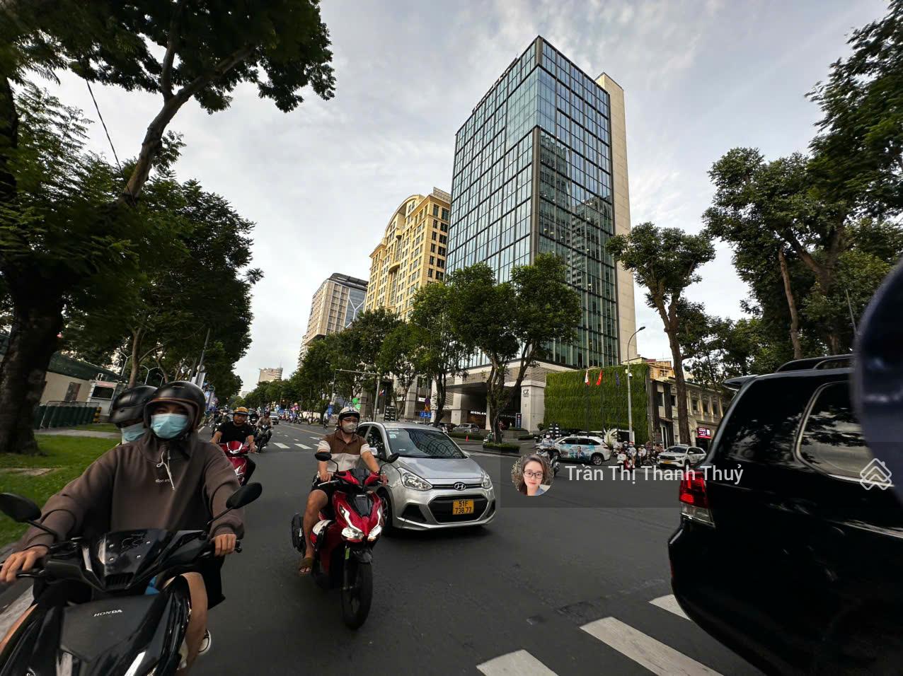 Ngay góc 222 MT đường Nguyễn Văn Cừ, P. CK, Q.1 giá rẻ 40 tỷ 4x20m 5 lầu, HDT 100tr/th 0941 732 ***