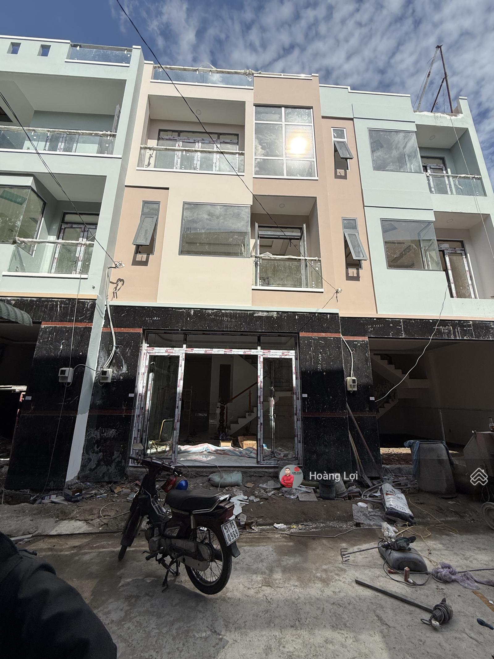 Nhà KDC 1/ Nguyễn Cửu Phú,Tân Tạo, Bình Tân DT: 5.5-10M Đúc 4lầu 4Pn,5Wc. 4.690ty