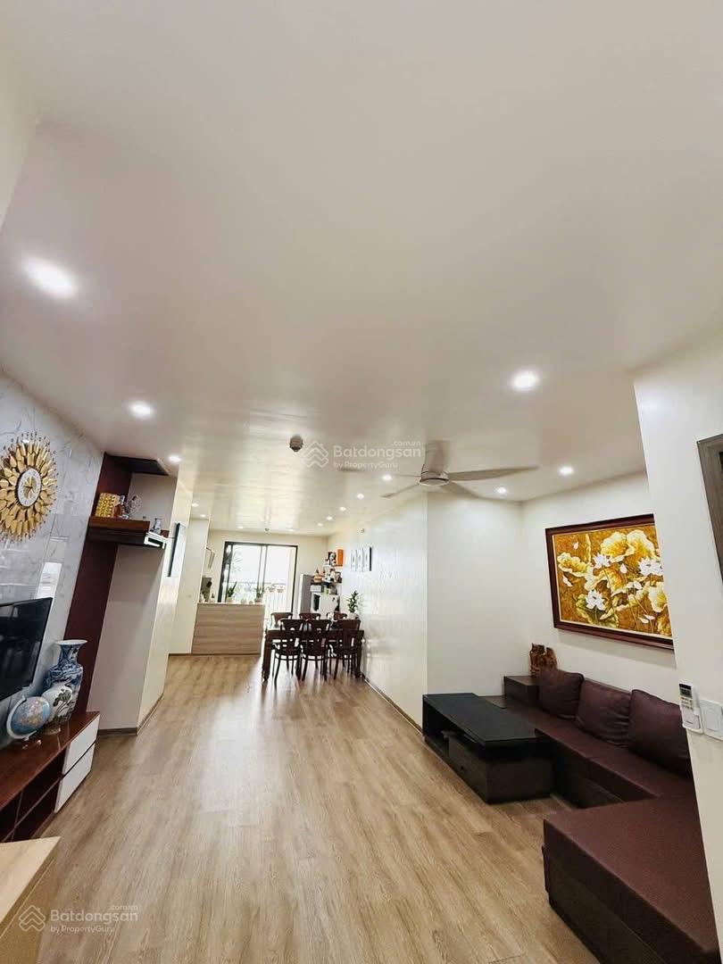 Chung cư 87 Lĩnh Nam, căn góc ba ngủ full nội thất sổ đỏ chính chủ. Diện tích 100m2 giá chỉ 7,2 tỷ