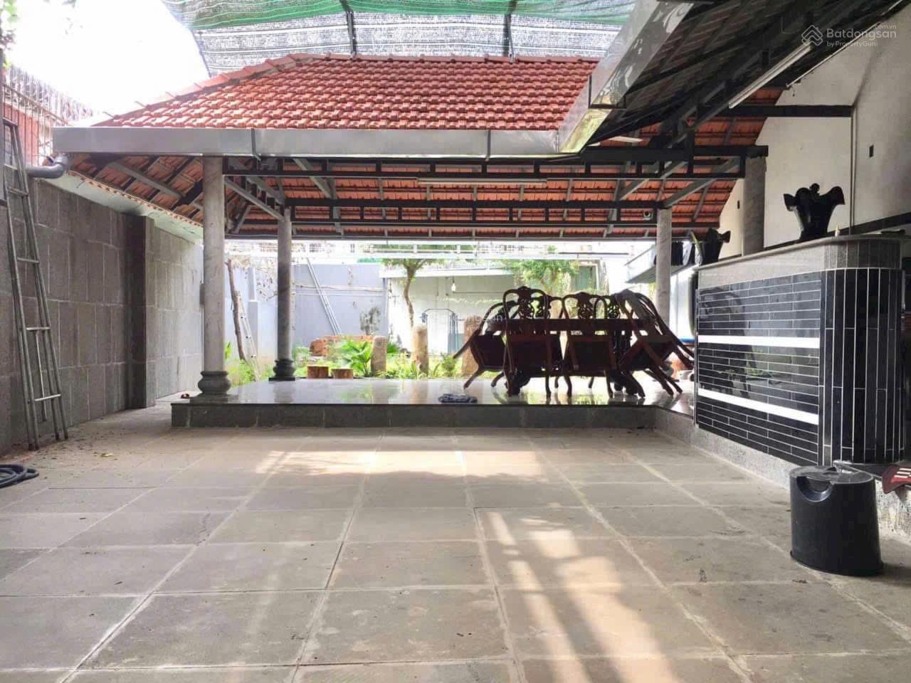 Bán gấp nhà Nguyễn Hữu Thọ, Phước Nguyên, BR 400m2 sử dụng giá 12 tỷ LH 0933 366 ***
