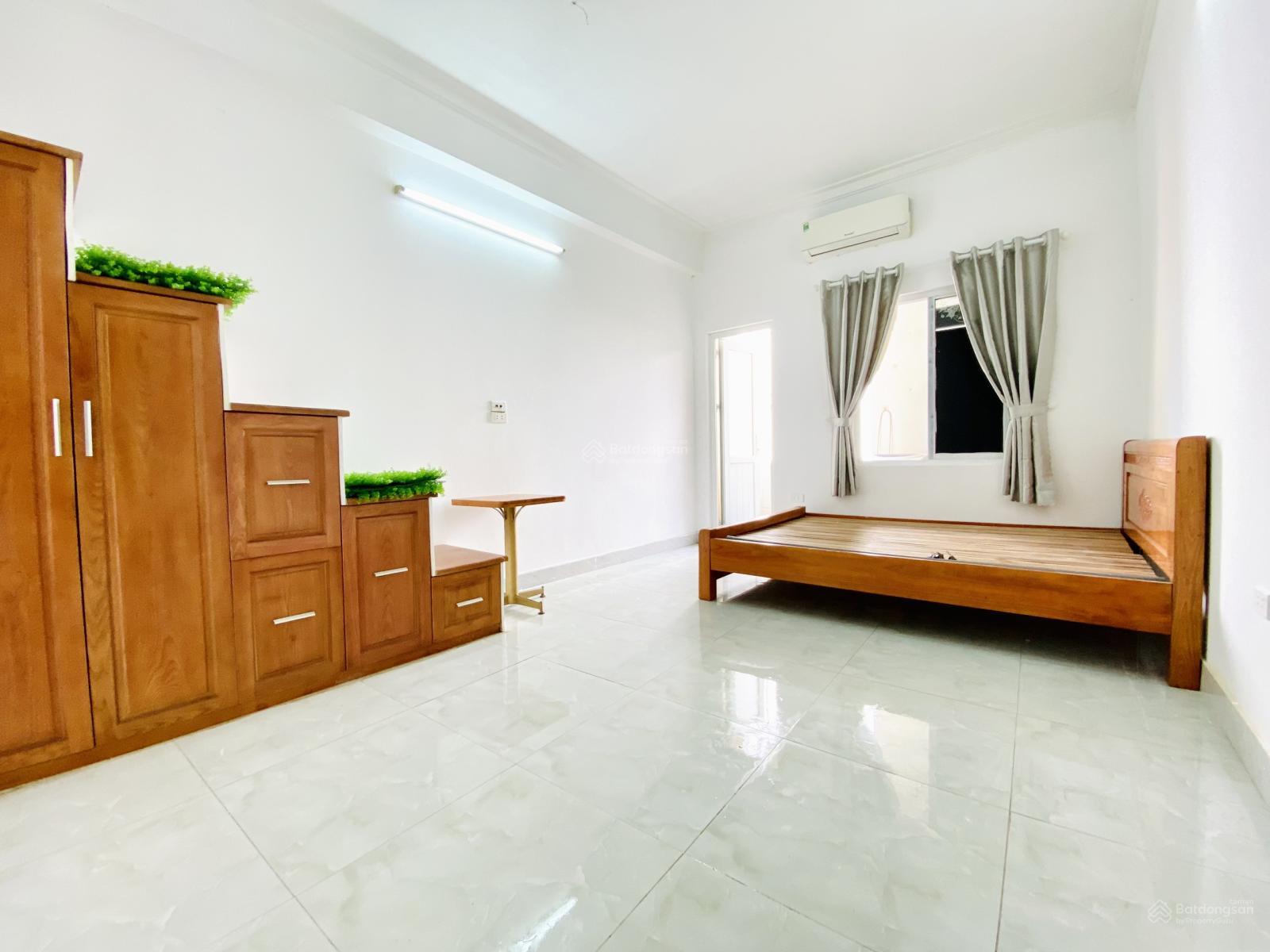 Cho thuê căn studio Cầu Giấy 32m2 + gác xép / chính chủ