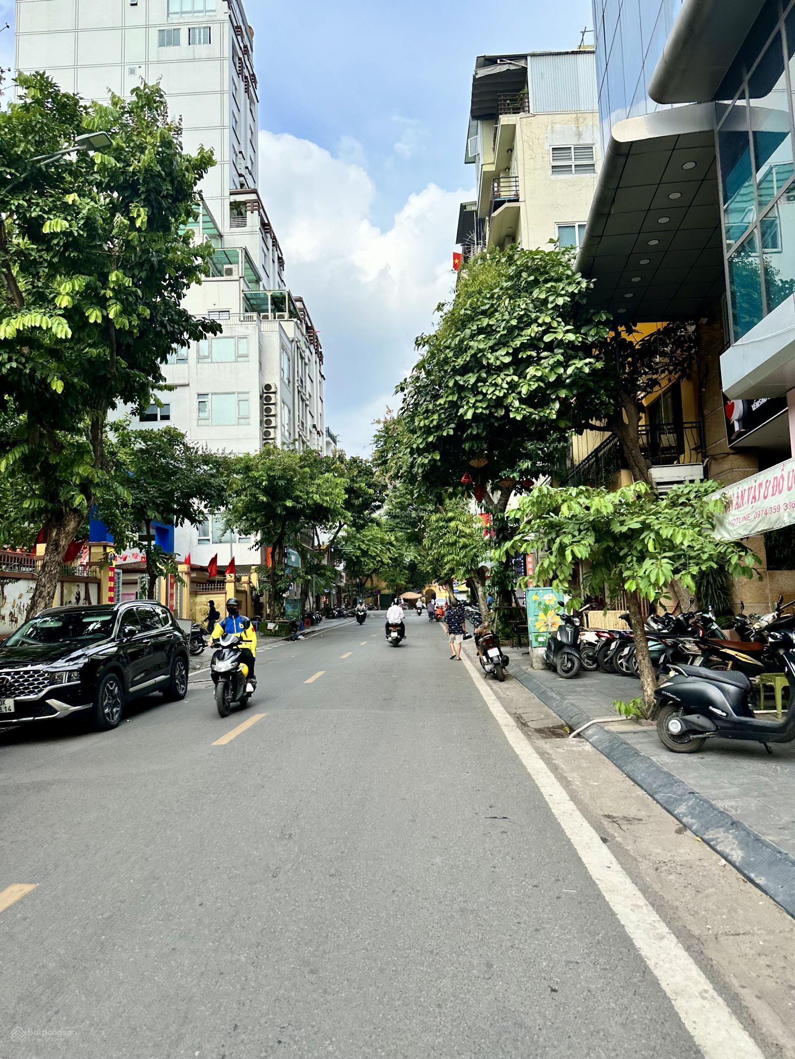 Cần Bán Nhà Mặt Phố Cửa Bắc, Ba Đình. DT 70m2 x 4T, MT 6m. Vị trí đắc địa đẹp nhất phố, vỉa hè rộng