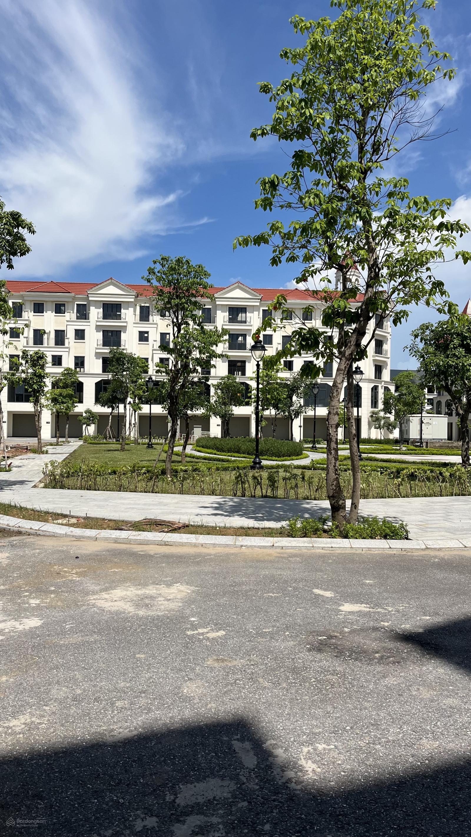 Siêu rẻ! Căn góc 116m2, xây 5 tầng, đường 17m, giá 15 tỉ, khu đô thị Hinode Royal Park - Hoài Đức