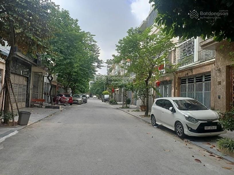 Bán nhà phố Võng Thị, Tây Hồ. DT sổ 72m2 x 6 tầng. Thang máy, lô góc 2 mặt thoáng, ngõ 3 ô tô tránh