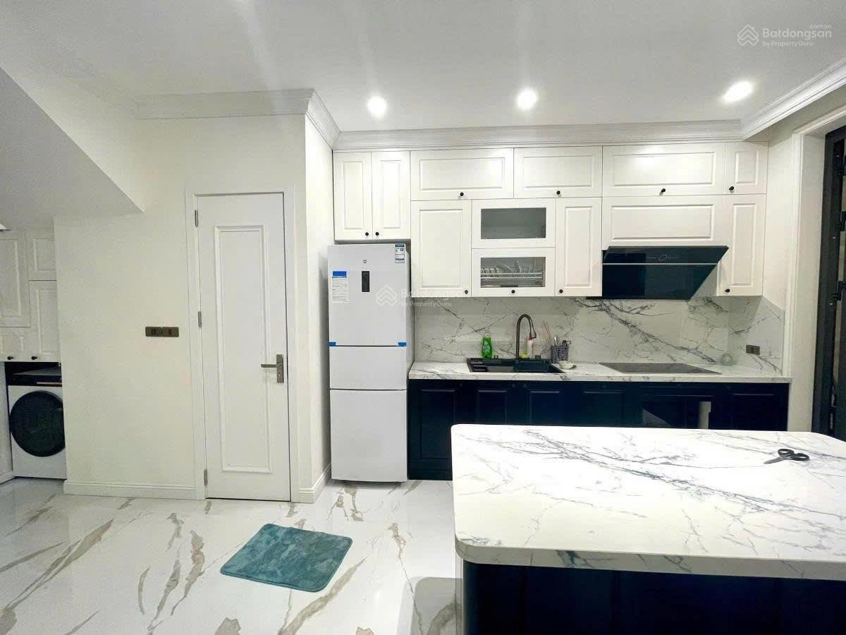 Bán gấp nhà 9 tầng mặt ngõ 260 Đội Cấn. DT: 95m2, ngõ ô tô tránh thoải mái, dòng tiền KD 130tr/th