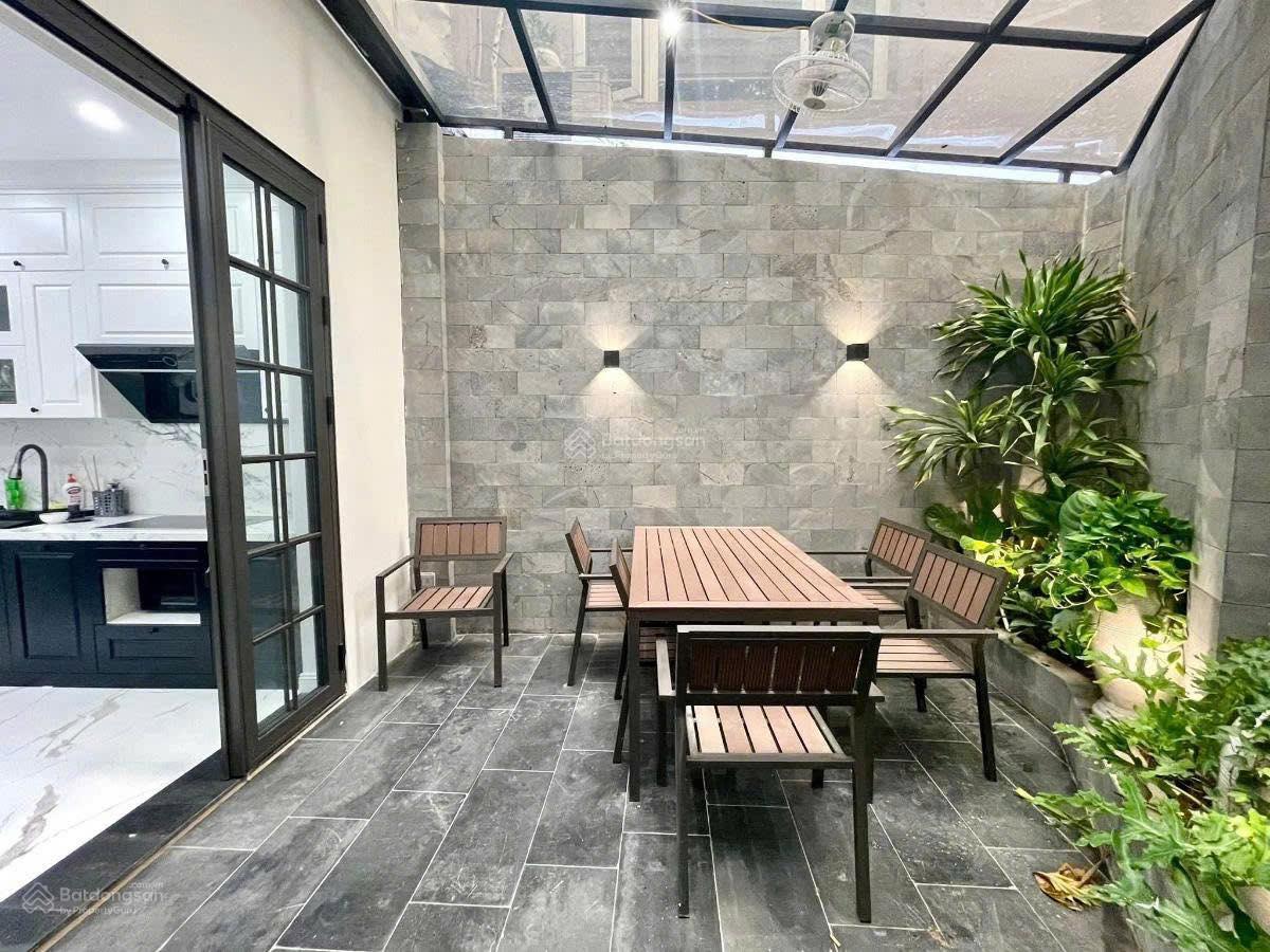 Bán gấp nhà 9 tầng mặt ngõ 260 Đội Cấn. DT: 95m2, ngõ ô tô tránh thoải mái, dòng tiền KD 130tr/th