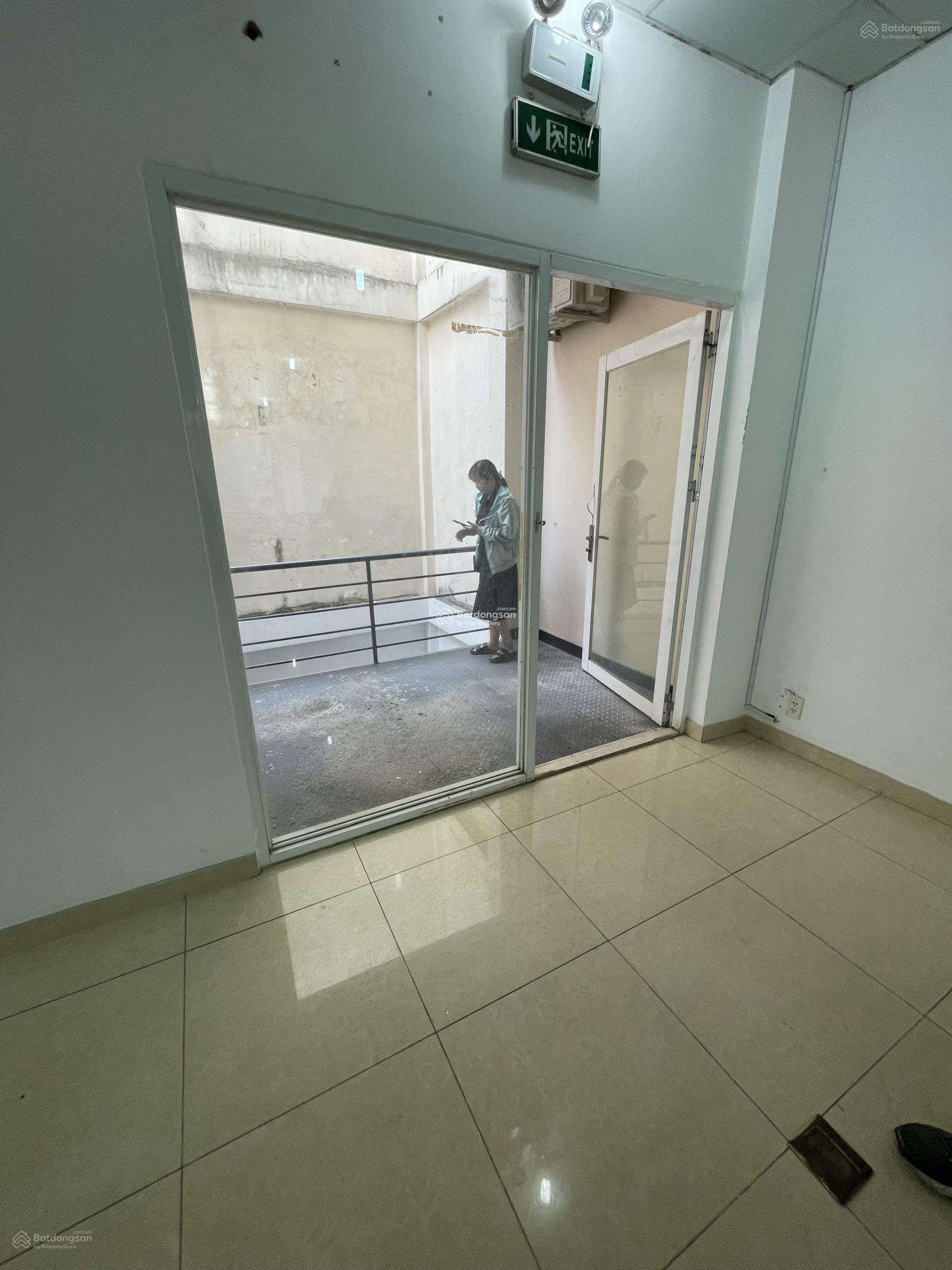 Văn phòng tại MT Lâm Văn Bền, 55m2 có ánh sáng, thang máy, bảo vệ, free phí QL, xe máy
