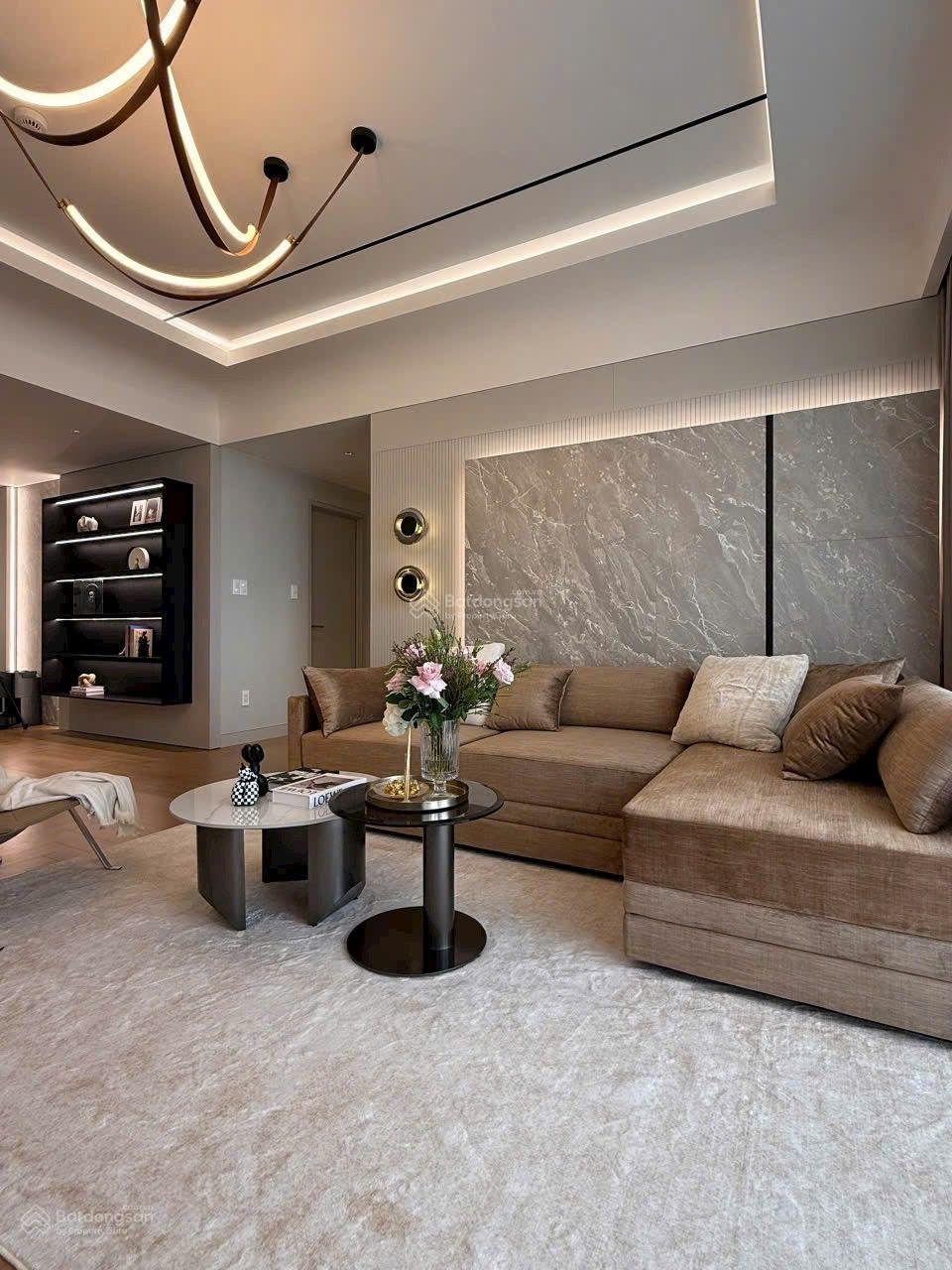 Bán căn hộ cao cấp 3 phòng ngủ, Riverside Residence, Phú Mỹ Hưng. Liên hệ 0907 904 *** em Loan