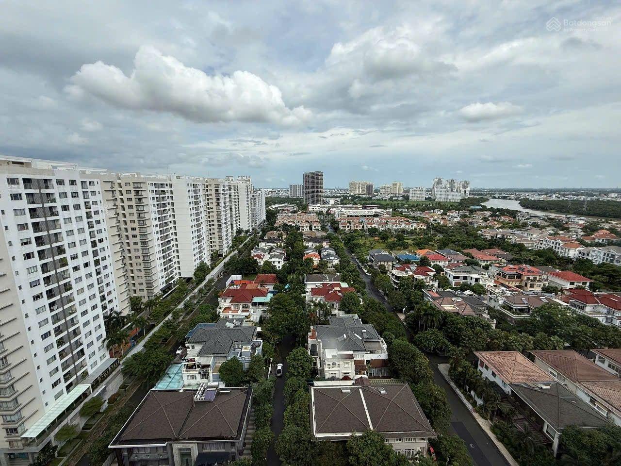 Bán căn hộ cao cấp 3 phòng ngủ, Riverside Residence, Phú Mỹ Hưng. Liên hệ 0907 904 *** em Loan