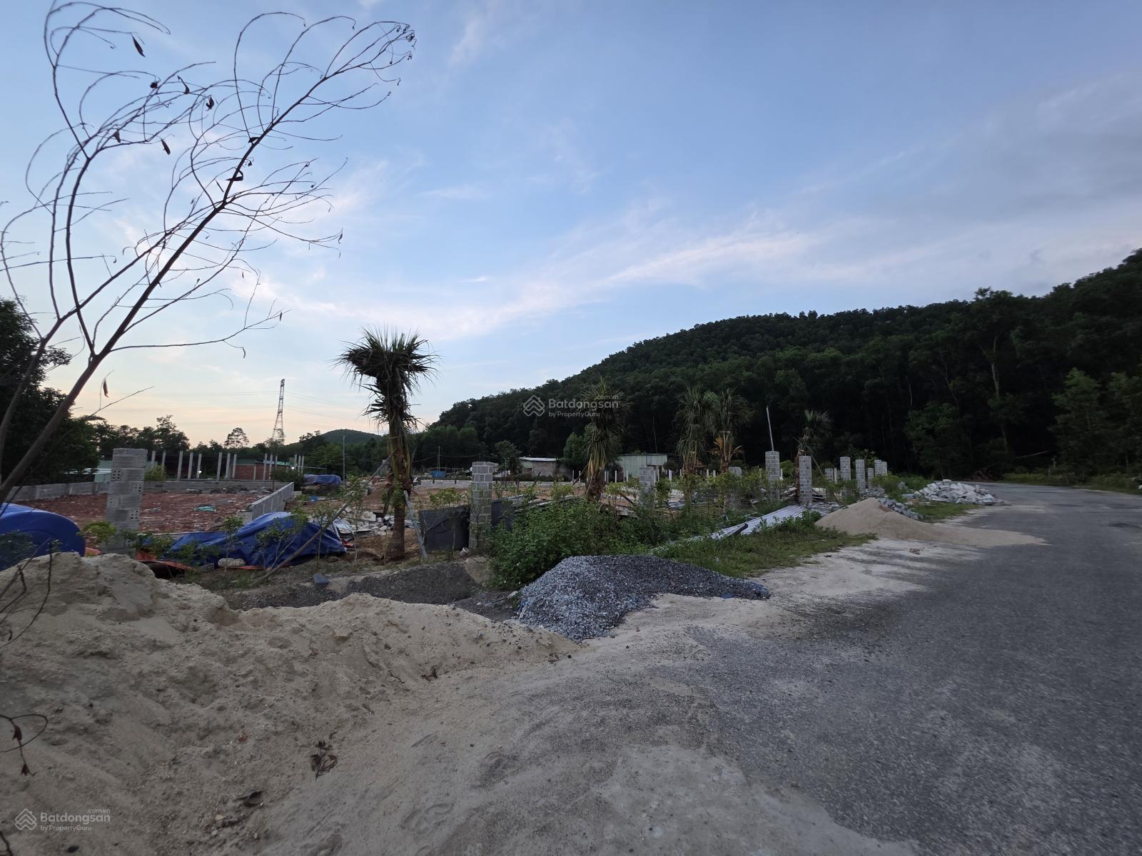 Bán lô đất view hồ 420m2 có 240m2 đất ở Đà Nẵng. 0938 917 ***