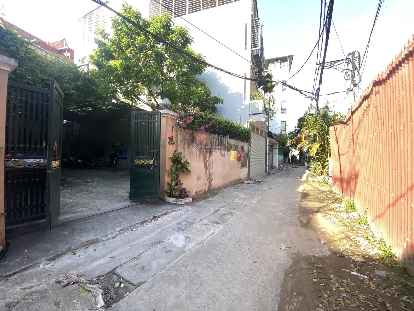 Bán đất Gia Thụy - ngõ thông - oto vào đất - 100m2 - 24 tỷ TL - hiếm - đầu tư giữ tiền