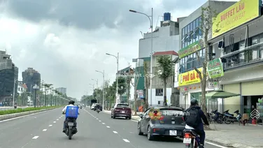 Mặt phố Hồng Tiến kéo dài vỉa hè đường 40m 2 mặt tiền trước sau, DT 320m2 - MT 17m