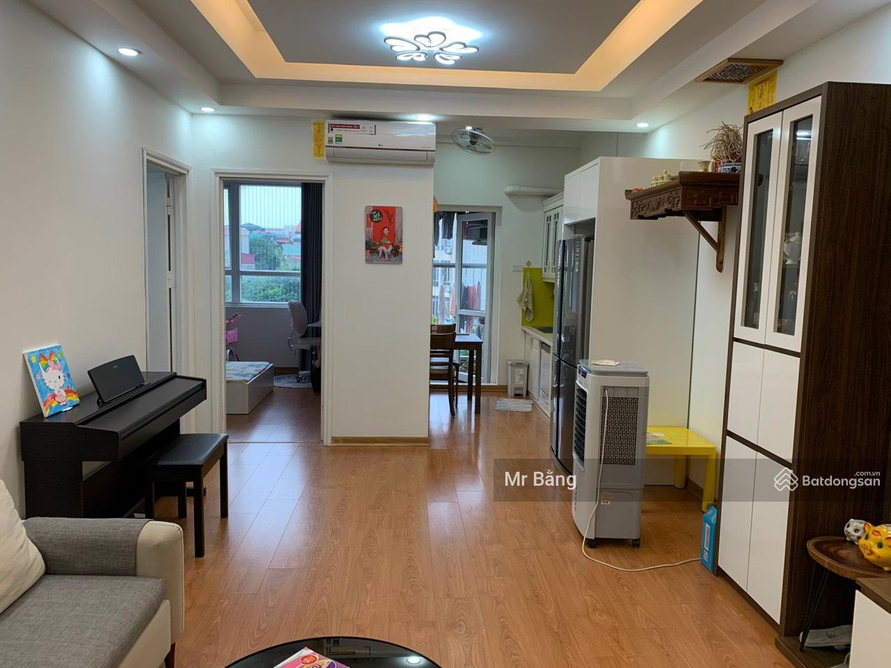 Cần bán căn hộ "siêu rẻ" chung cư OCT5 Resco Cổ Nhuế DT: 65m2, full nội thất CB đẹp, giá 3,94 tỷ