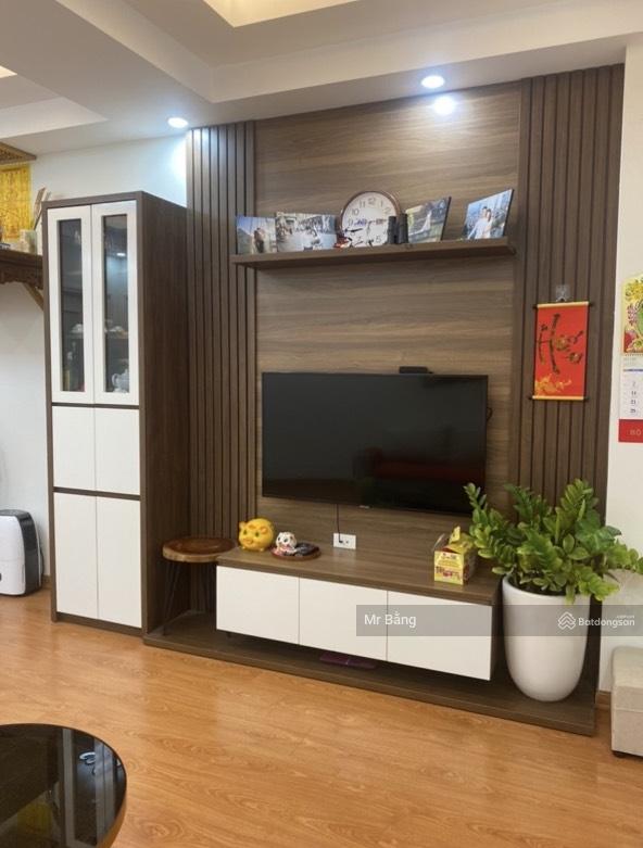 Cần bán căn hộ "siêu rẻ" chung cư OCT5 Resco Cổ Nhuế DT: 65m2, full nội thất CB đẹp, giá 3,94 tỷ
