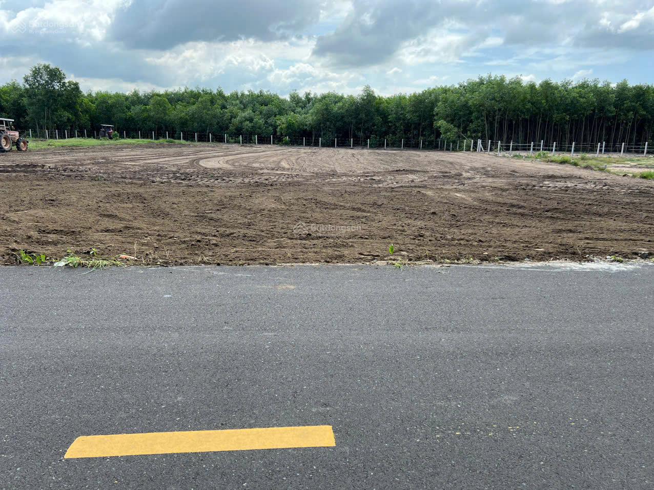Cần bán 5lô đất liền kề mỗi lô 1000m2 ngang 15x64m phủ hồng đối diện cổng chính KCN Đất Đỏ Long Đất