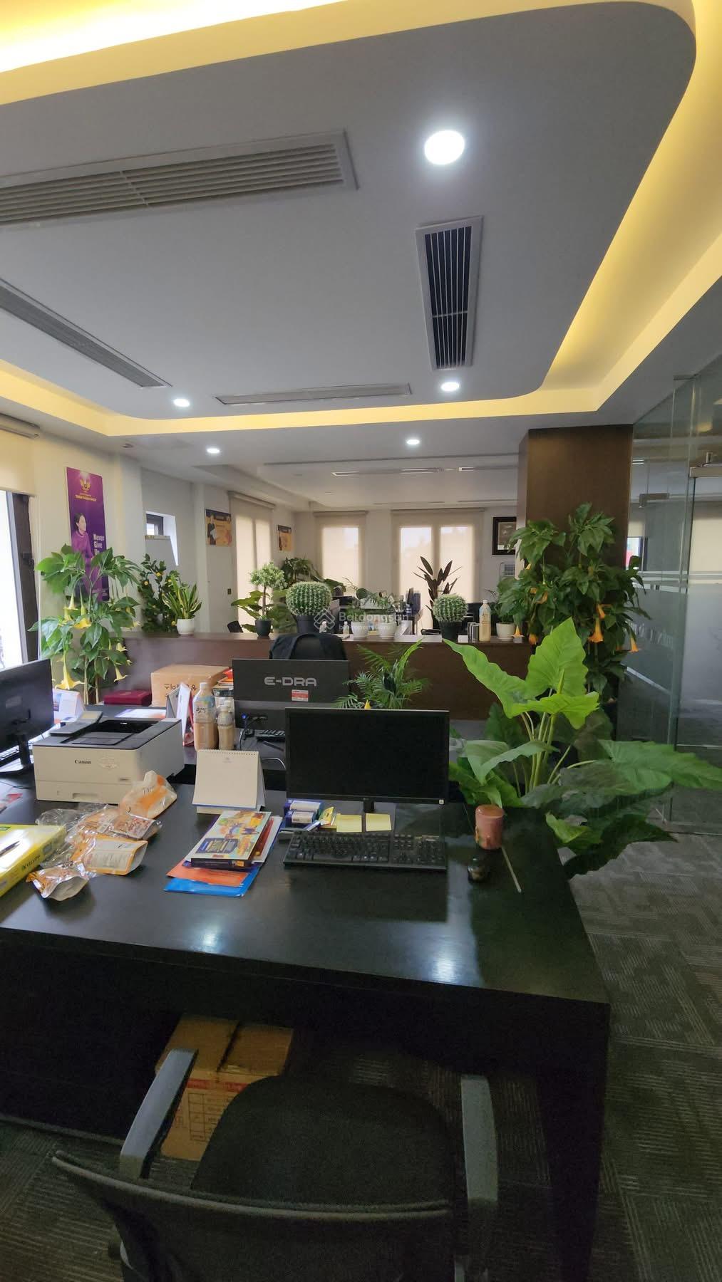 Tòa Building 10 tầng mặt phố Khương Đình - Vũ Tông Phan, DT 315m2, MT 11m, 145 tỷ, 0911 444 ***