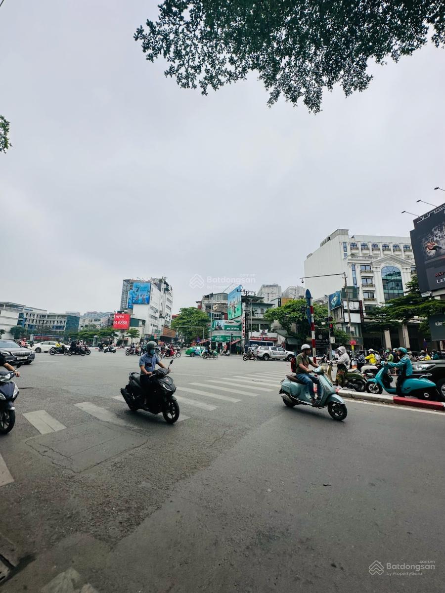 Bán nhà MP Khâm Thiên - Đống Đa. DT 130m2 Giá chào 44 tỷ. (Có TL)