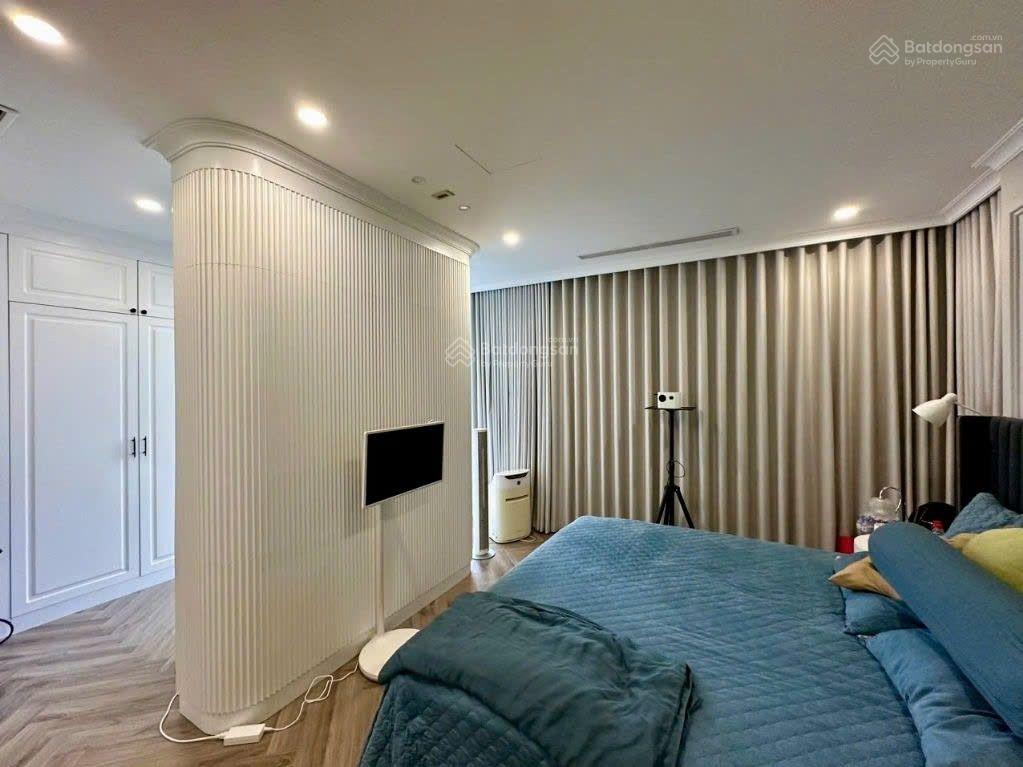 Hiếm: Căn 3PN, view sông Hồng, chỉ 14tr500k/th, full đồ, có slot ô tô tại CC Sunshine Riverside