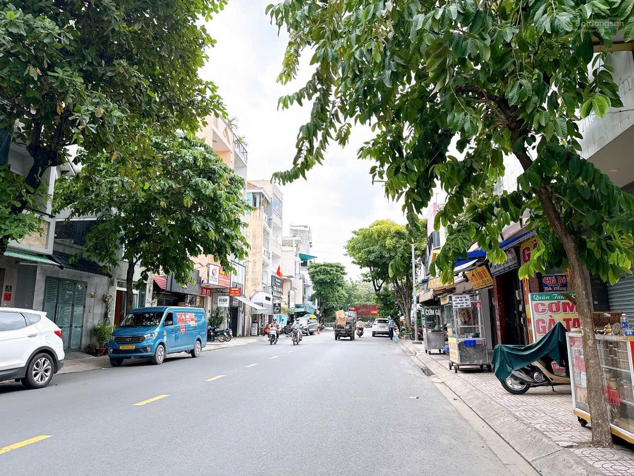 Căn góc 2 mặt tiền, 83 đường Trần Hưng Đạo, Tân Phú 8.9x21m, đúc 1 lầu. Giá 28 tỷ