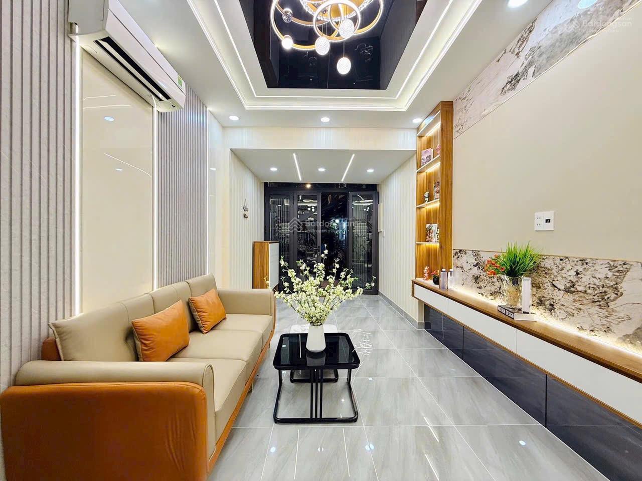 Bán nhanh nhà HXH Lý Thái Tổ, P10, Quận 10, DT 49m2, Giá 2tỷ090, gần ngã 7 Lý Thái Tổ, sổ riêng Bán nhanh nhà HXH Lý Thái Tổ, P10, Quận 10, DT 49m2, Giá 2tỷ090, gần ngã 7 Lý Thái Tổ, sổ riêng