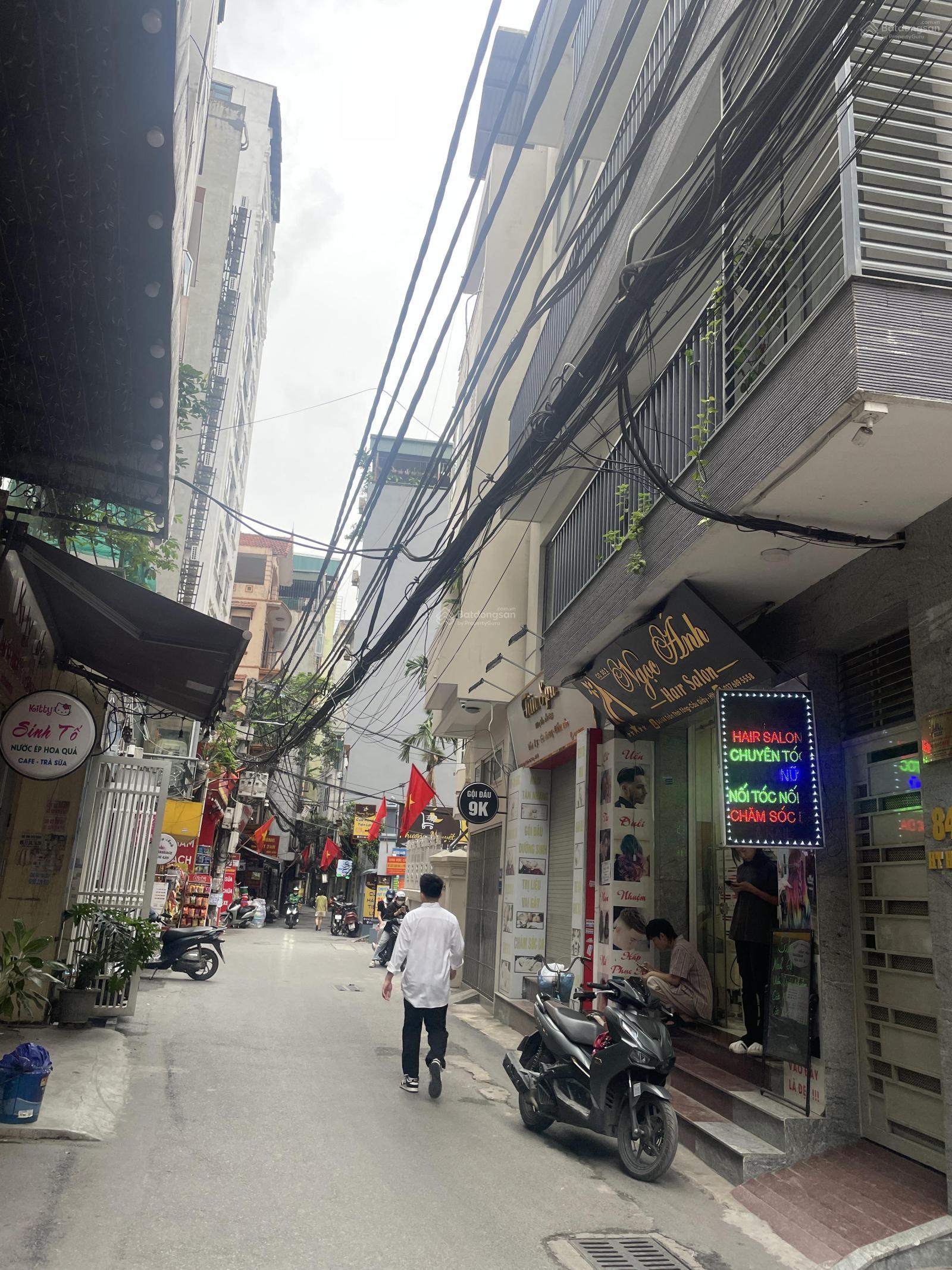 Bán nhà Phố Cầu Giấy, DT 46m2, 4 tầng, giá 7,95 tỷ, ngõ rộng thoáng, gần nhiều trường đại học Bán nhà Phố Cầu Giấy, DT 46m2, 4 tầng, giá 7,95 tỷ, ngõ rộng thoáng, gần nhiều trường đại học