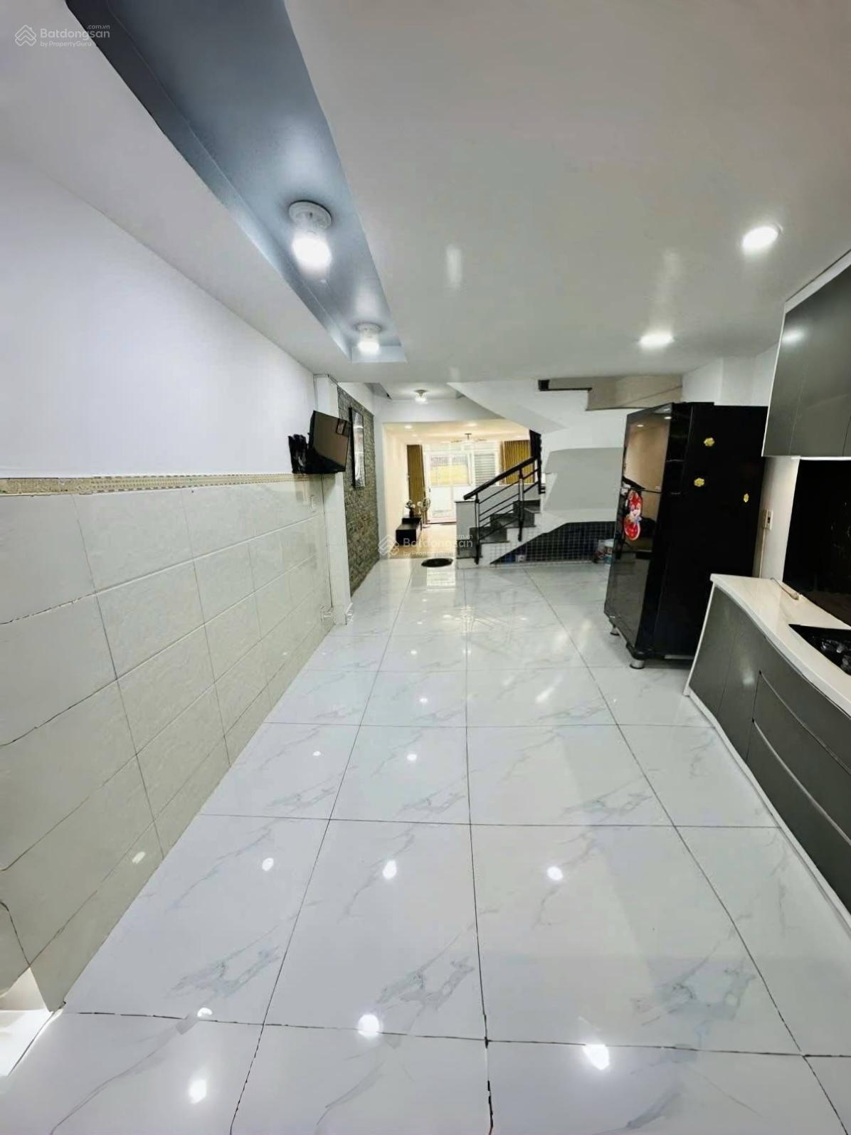 Cô Sẩm bán gấp nhà đẹp đường Tân Khai - P.7- Q11. Gần Chợ Thiếc đang cho thuê 21triệu. 3tỷ360/69m2