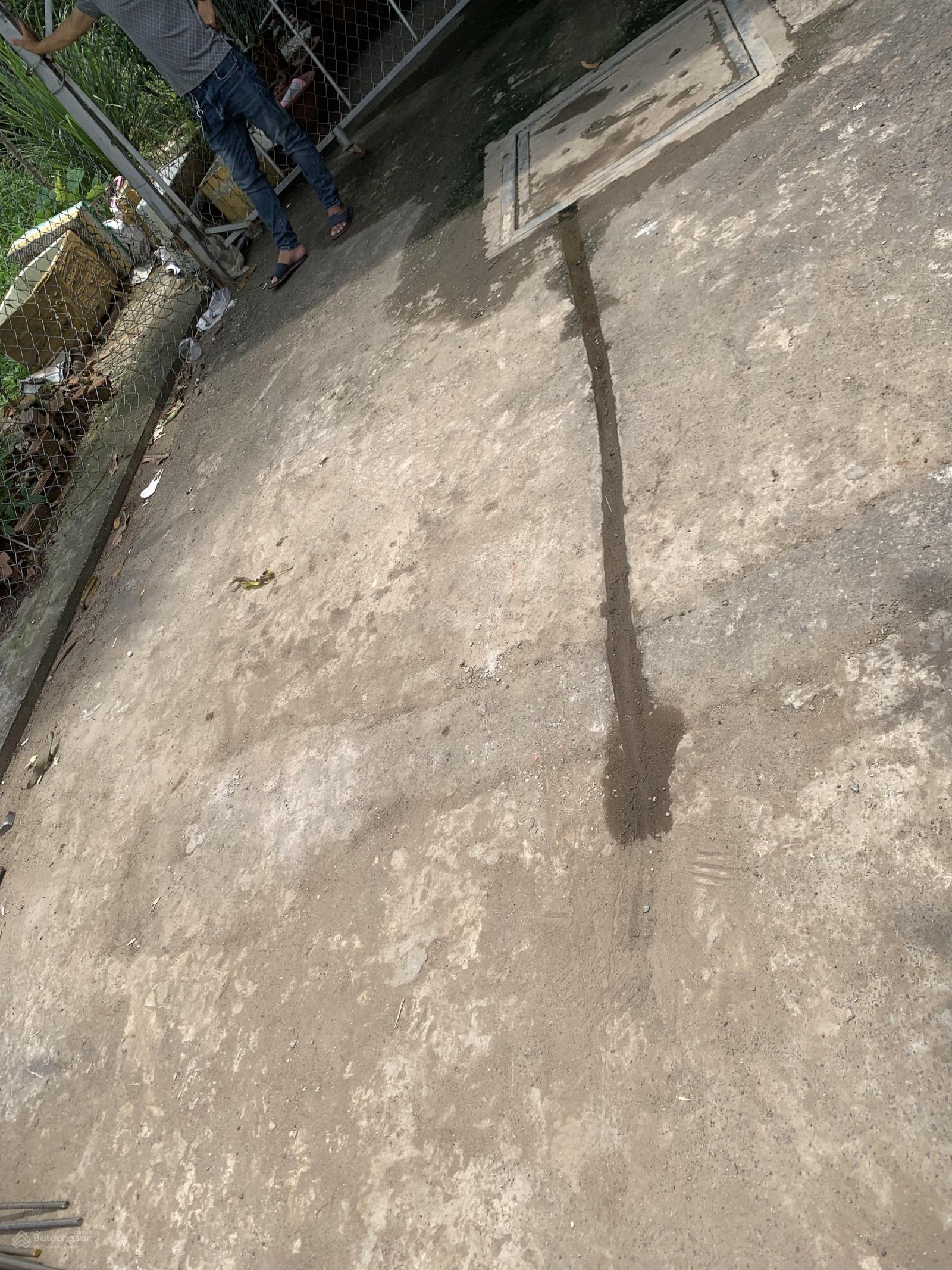 Chủ cần tiền bán gấp lô A15 dự án Eco 3 Trường Lưu Long Trường Dt: 54,2m giá 3 tỷ 3 Lh: 0972 383 ***