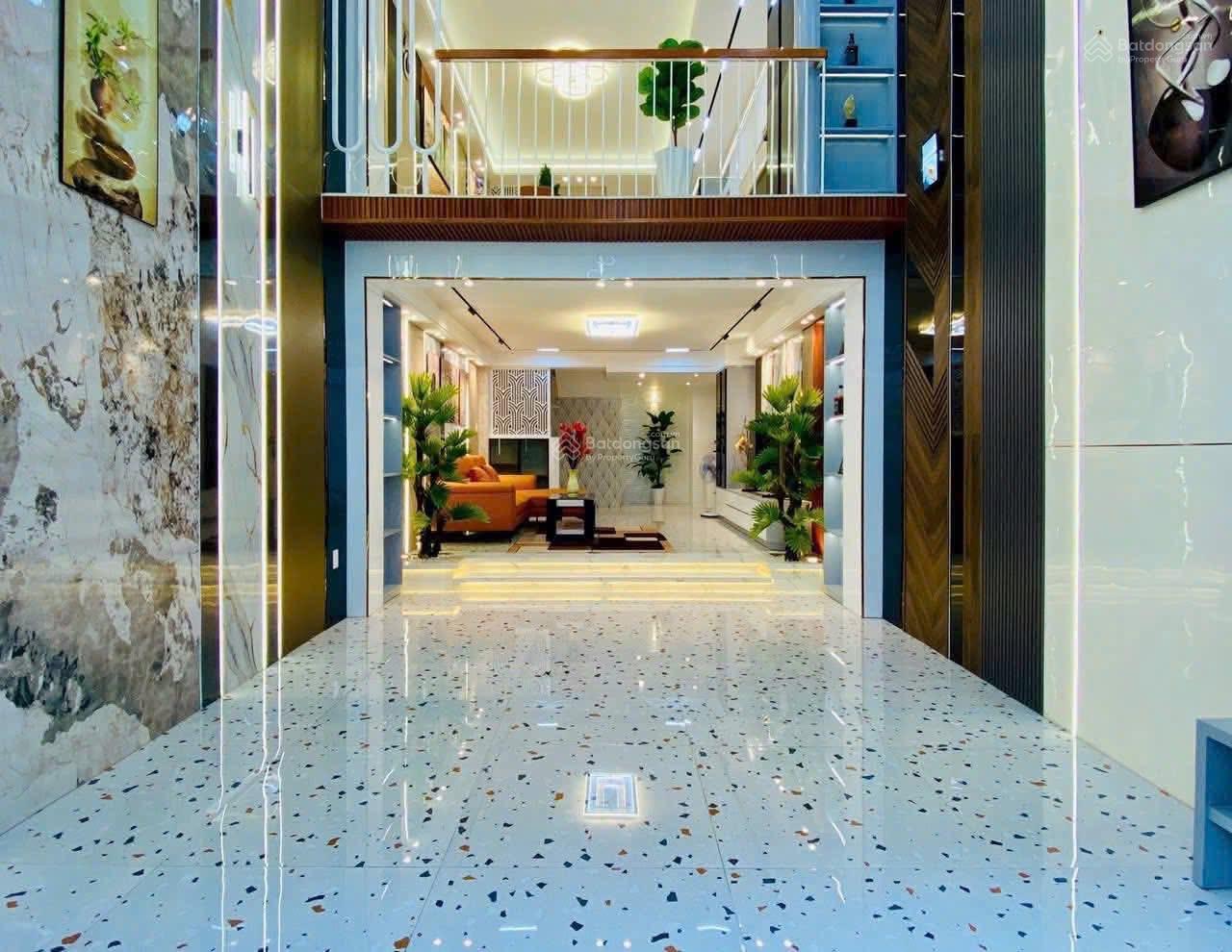 Bán gấp 3,2 tỷ chủ đi định cư nhà ở Lý Chính Thắng, Quận 3. DT 67.5m2 (4.5x15)m, SHR, HĐT 21 tr/1th Bán gấp 3,2 tỷ chủ đi định cư nhà ở Lý Chính Thắng, Quận 3. DT 67.5m2 (4.5x15)m, SHR, HĐT 21 tr/1th