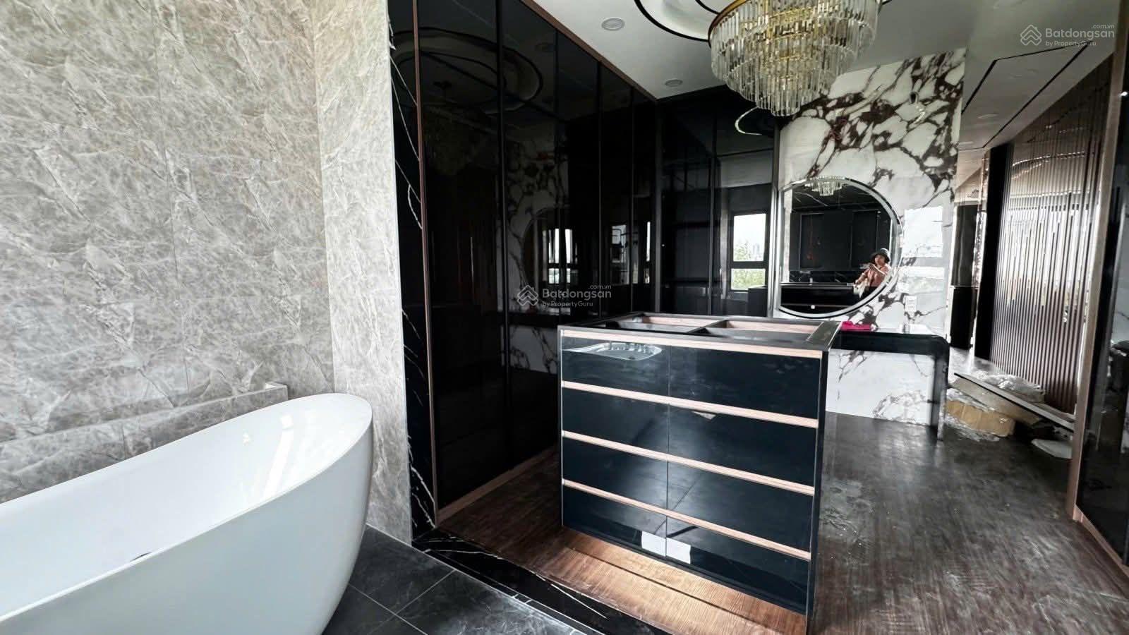 Bán gấp mặt tiền khu Lâm Văn Bền Q7 - nhà mới 6 tầng thang máy tặng nội thất cao cấp 20.7tỷ TL tốt