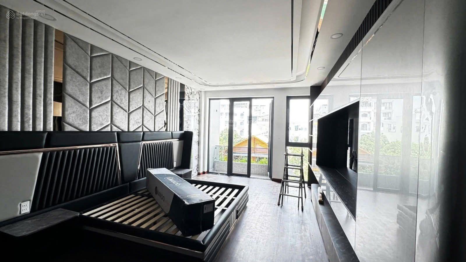 Bán gấp mặt tiền khu Lâm Văn Bền Q7 - nhà mới 6 tầng thang máy tặng nội thất cao cấp 20.7tỷ TL tốt