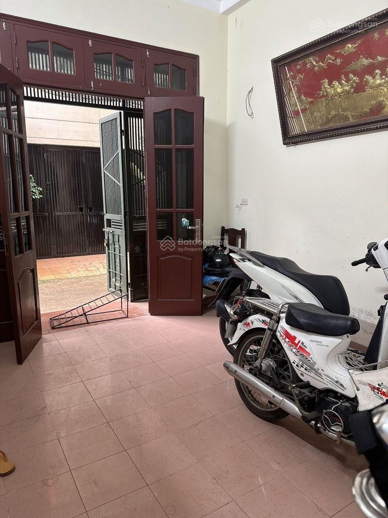 Bán nhà 4 tầng Việt Hưng, Long Biên, ô tô đỗ cửa
