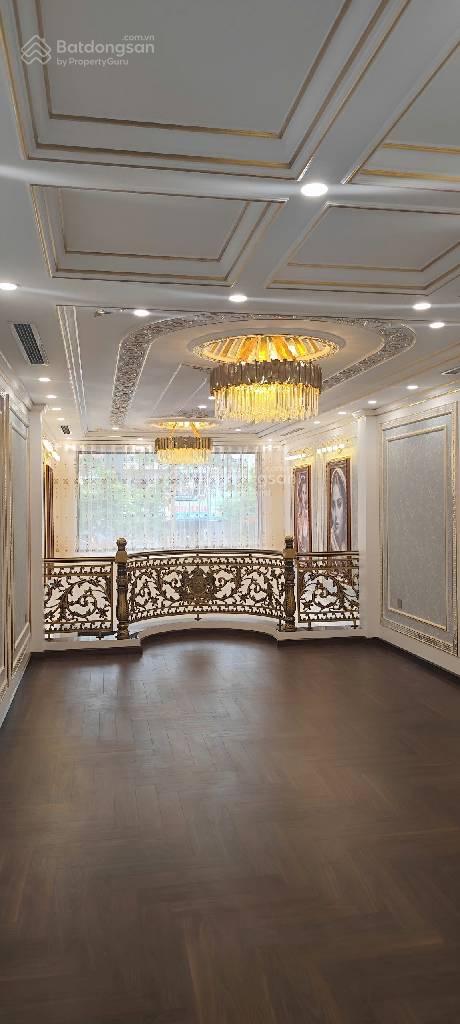 Mặt Phố Ngô Gia Tự- Vị trí Trung tâm- Vỉa hè- Thang máy- Kinh doanh.Diện tích:95m2,mt:4m.7 tầng.