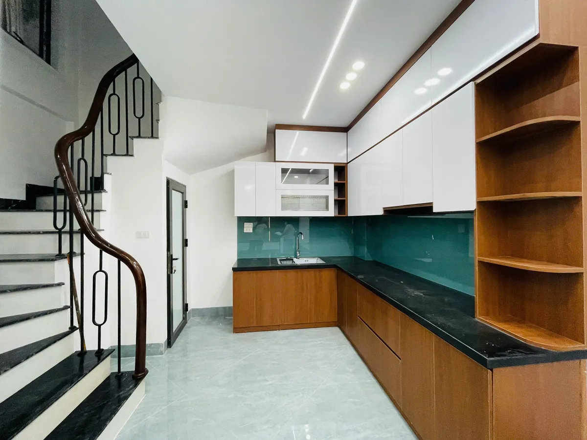 Hiếm! Chỉ hơn 6 tỷ - nhà Thịnh Quang mới keeng đẹp bề thế-cực thoáng sáng-gần ô tô, gần Ngã Tư Sở!