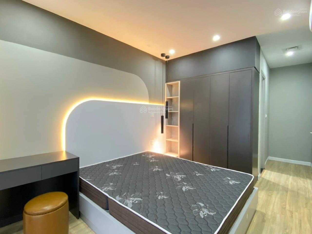 Cần bán gấp! 02 CH tòa The Gloria Silk Path đường Nguyên Hồng, 57m2 và 64m2, full nội thất cao cấp