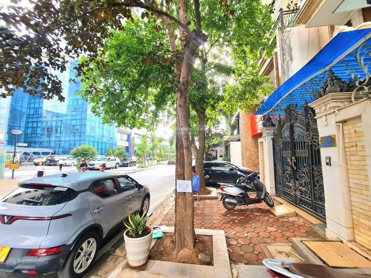 Bán nhà đường Lạc Long Quân, Tây Hồ; diện tích 100m2 mặt tiền 5m, sổ sẵn, giao dịch ngay; giá TL