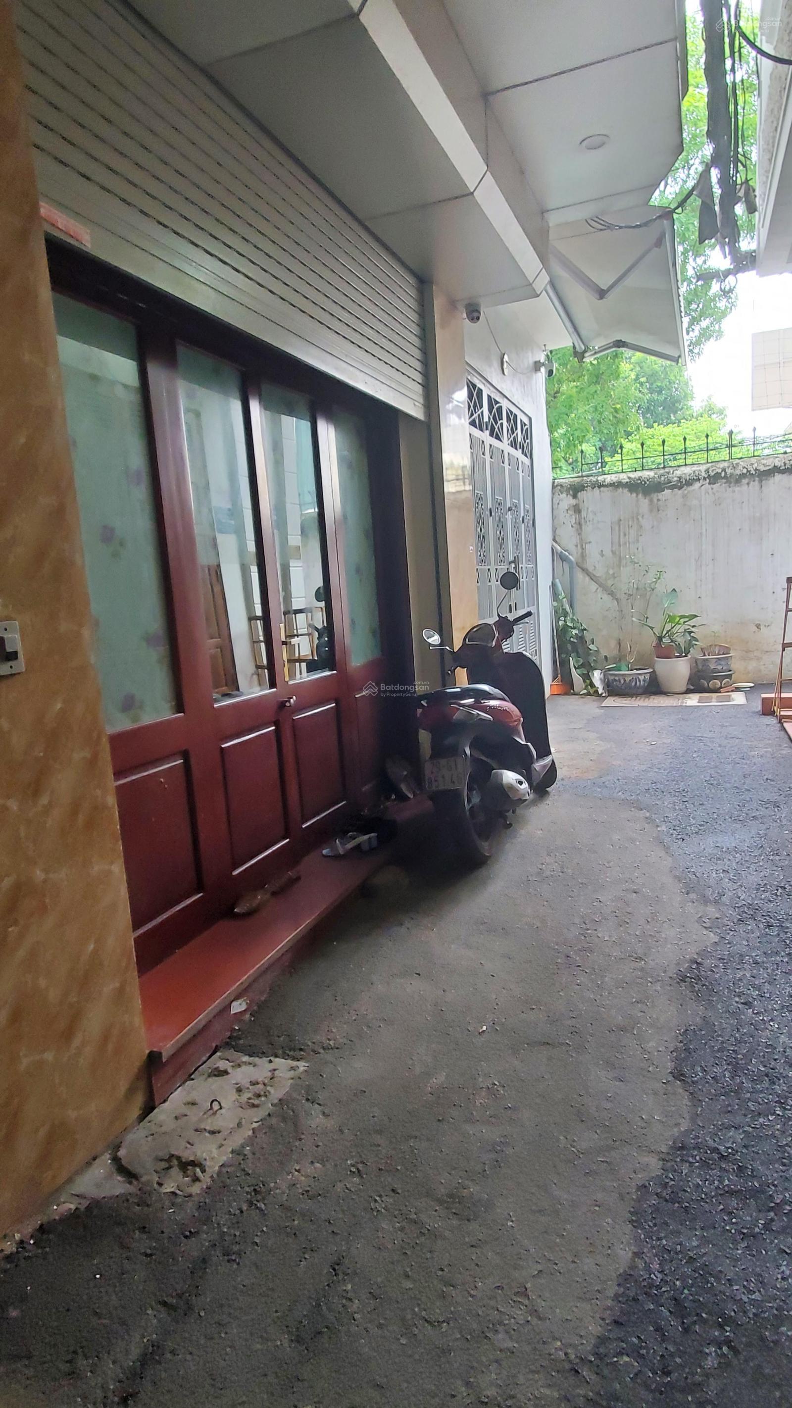 Bán nhà đẹp Quan Nhân - DT rộng - gần hồ thoáng mát - 20m ô tô - ngõ rộng - giá hợp lý