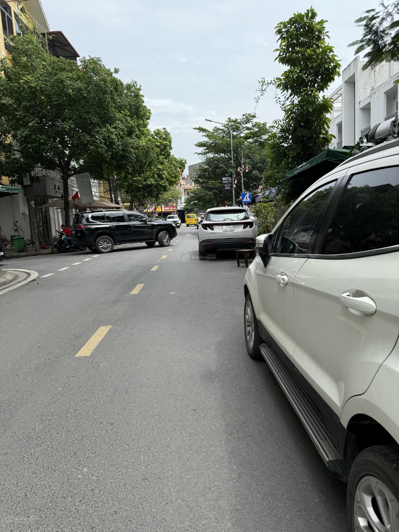 Bán toà DV căn hộ 12P khép kín cho thuê Lê Quang Đạo, ô tô đỗ cổng, 48m2*7T, 3 mặt thoáng, 13,45 tỷ Bán toà DV căn hộ 12P khép kín cho thuê Lê Quang Đạo, ô tô đỗ cổng, 48m2*7T, 3 mặt thoáng, 13,45 tỷ