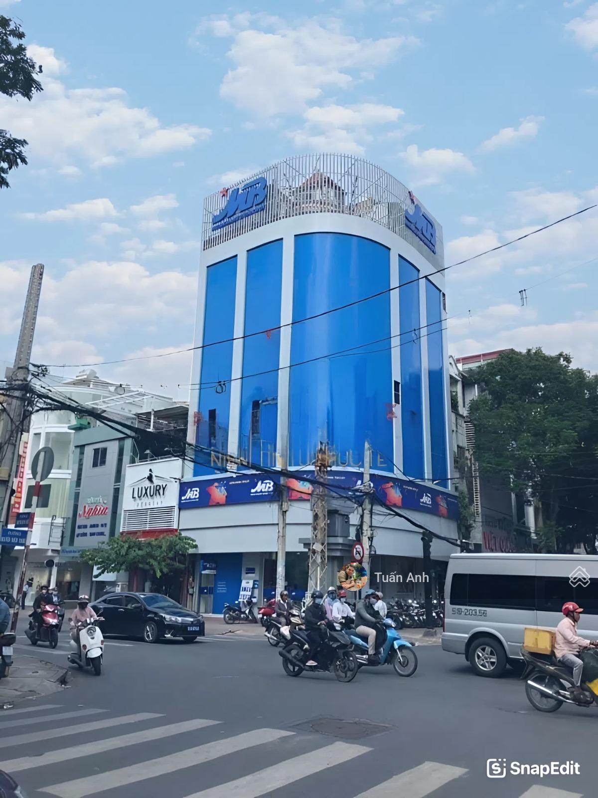 VIP! Bán tòa nhà MT Nguyễn Đình Chiểu, Quận 3 DT: 14x30m hầm 10 tầng, HĐT 700tr/tháng, gía 320 tỷ