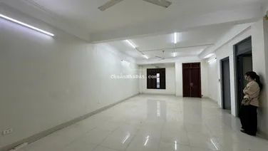 Cho thuê văn phòng Vạn Phúc, gần ngã tư Vạn Phúc, 100m2/tầng, đã ngăn 2 phòng làm việc