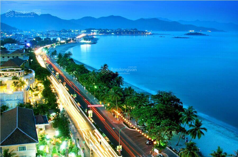 Lô đất VIP hiếm có, mặt tiền biển Nguyễn Tất Thành, 125m2, giá chưa tới 12 tỷ 0968 228 ***
